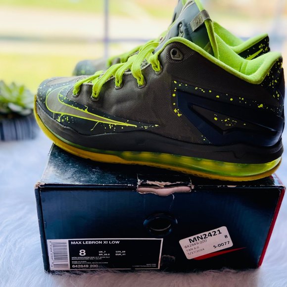 *SOLD* Nike Max Lebron 11 Low - Picture 12 of 12